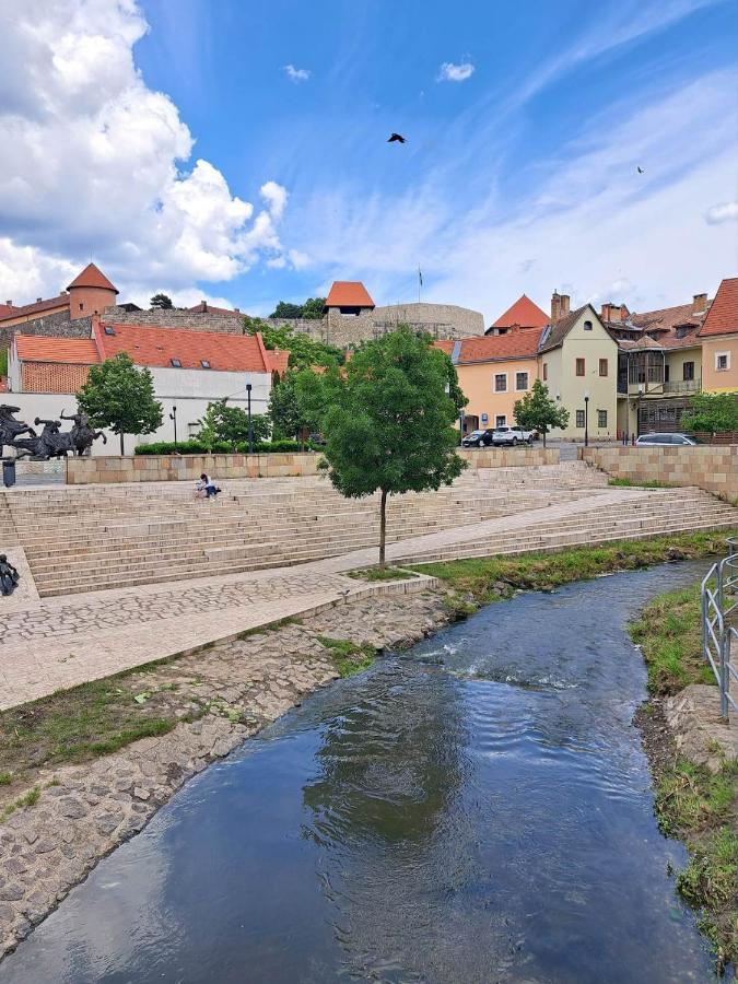 Bb21 Apartman Eger - City Centre エクステリア 写真